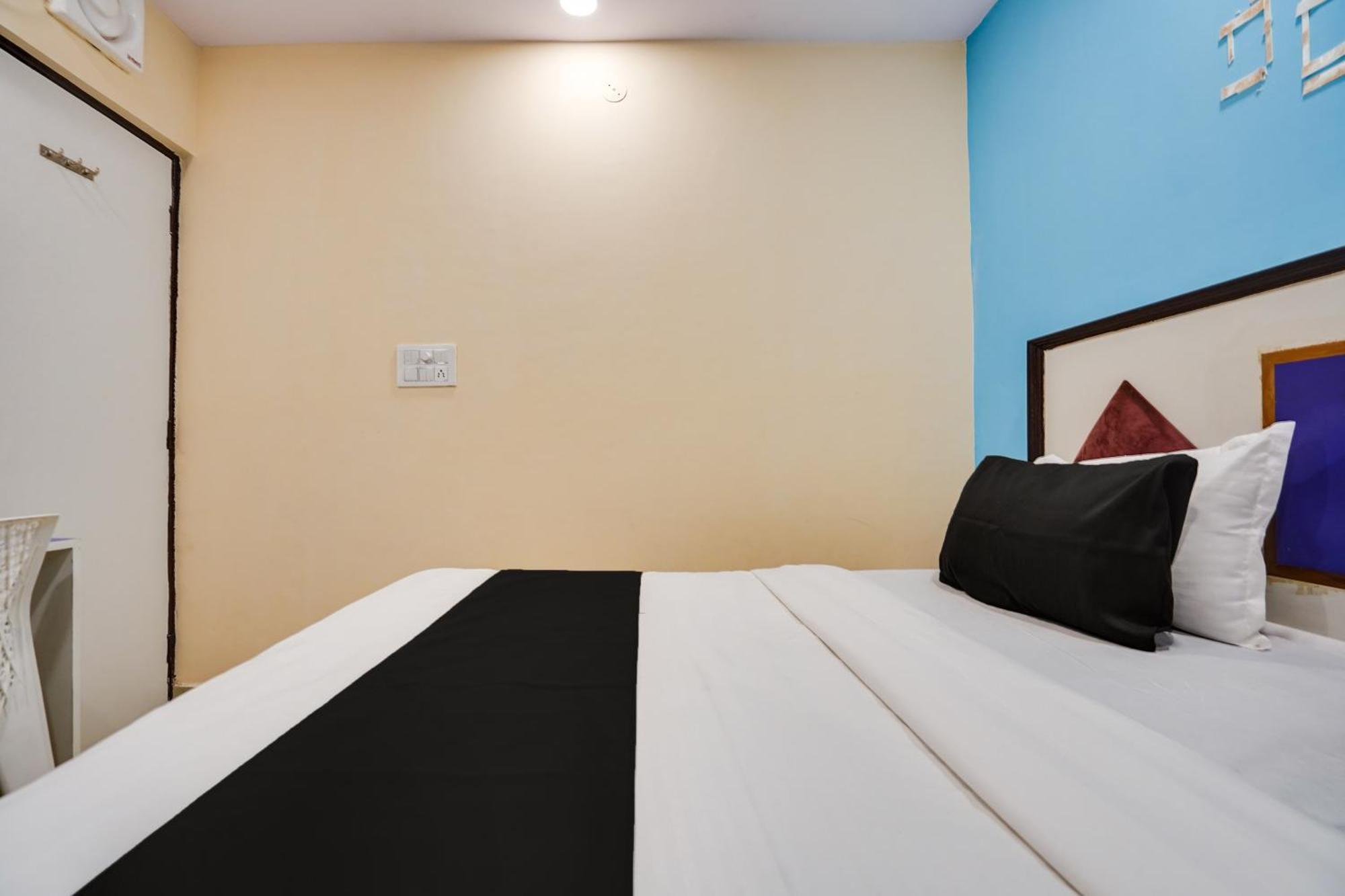 Super Hotel O Hotel Gold Star ニューデリー エクステリア 写真
