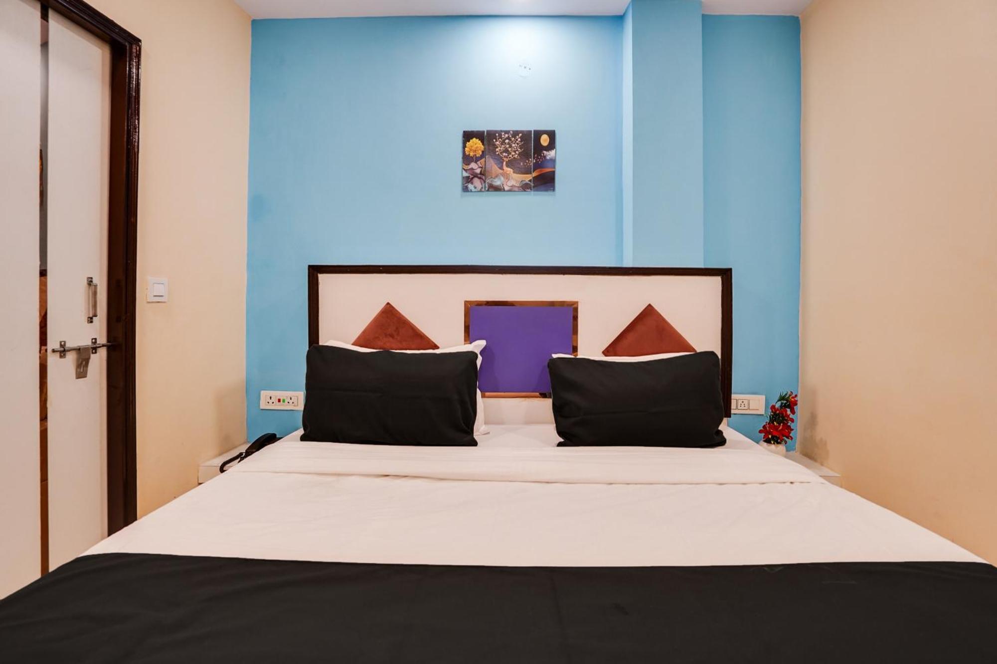 Super Hotel O Hotel Gold Star ニューデリー エクステリア 写真